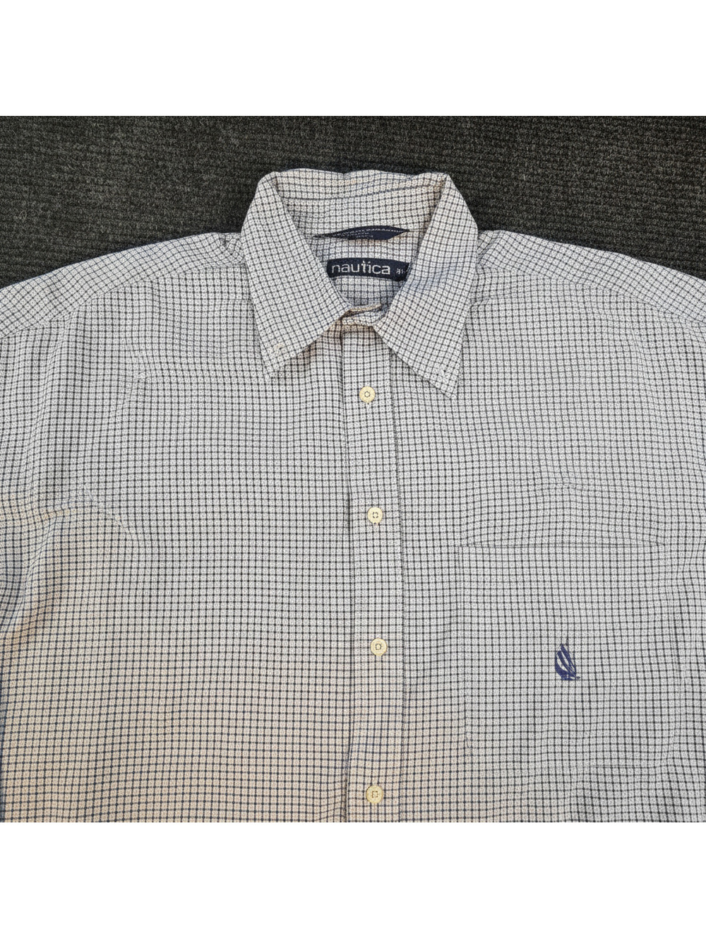 Nautica Men's XL Button-Up Long Sleeve Shirt Blue and White Checkered